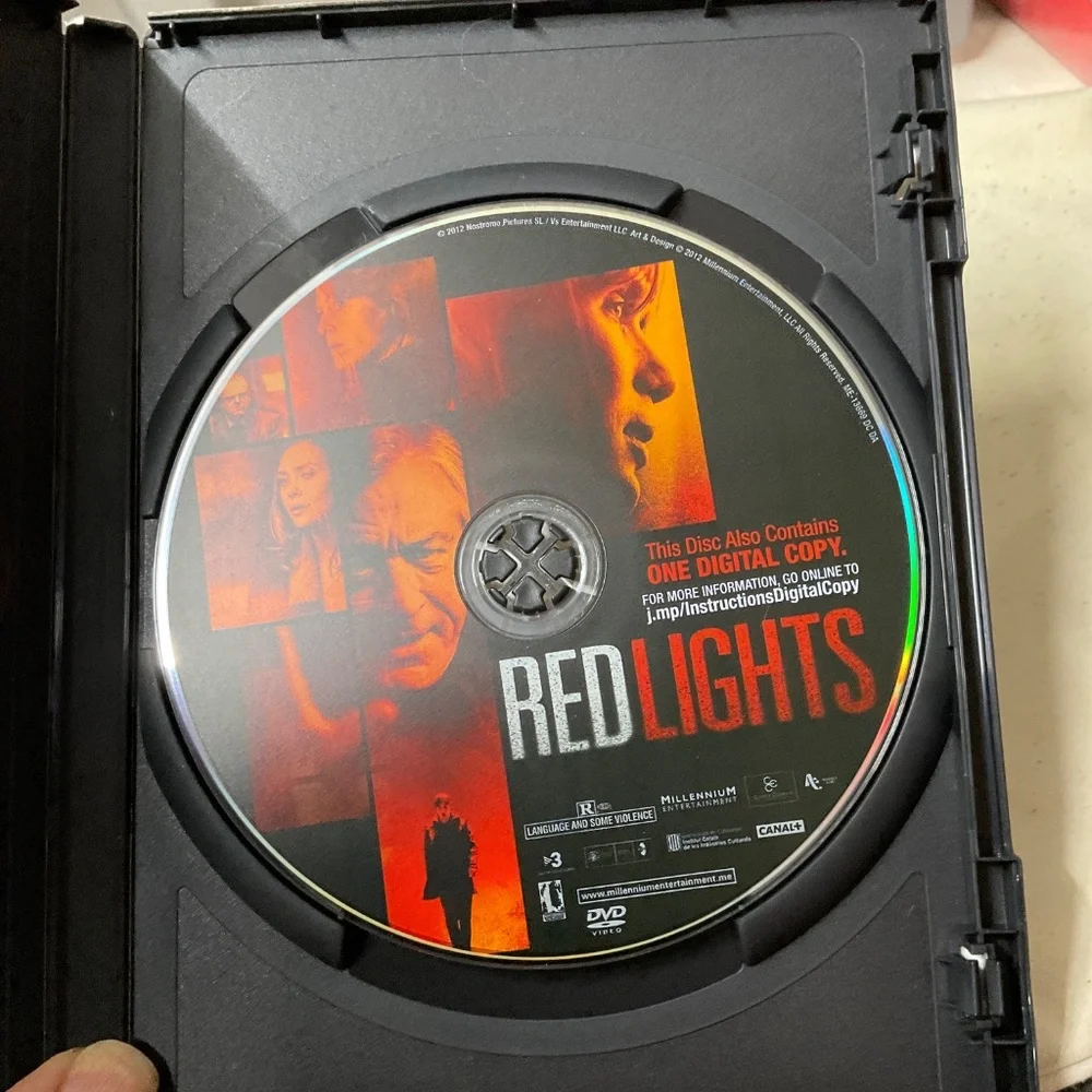 DVD - Red Lights. V184